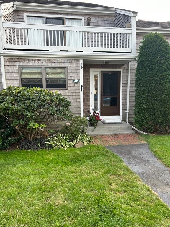 4 Riverview Ave, Mashpee, MA 02649 Townhome Rentals in Mashpee MA