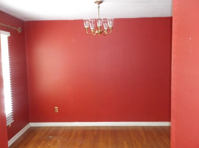Foto del edificio - 412 Dreger Rd