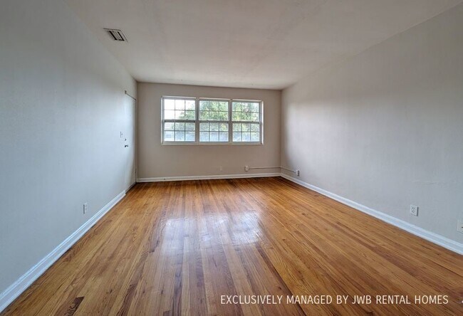 Building Photo - 3136 Belden St