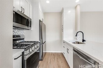 Building Photo - 91-284-284 Hanapouli Cir