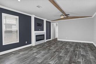 Building Photo - 127 Lear Ln