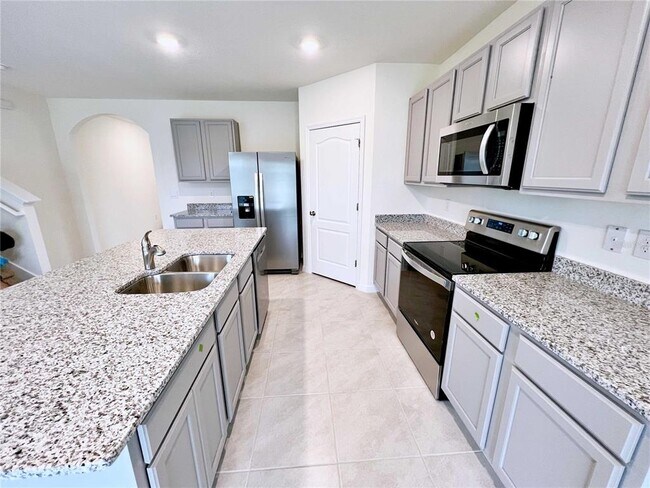 Foto del edificio - 6820 Cranes Roost Rd