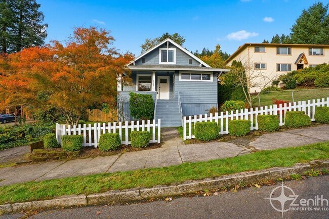 Foto del edificio - 1321 NW Drake Way