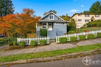 Building Photo - 1321 NW Drake Way