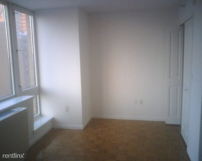 Building Photo - 2 br, 2 bath  - 351 W 44th St