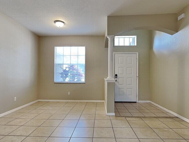 Foto del edificio - 2808 Spring Meadow Dr