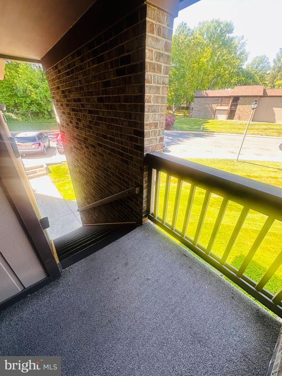 Foto del edificio - 5821 Royal Ridge Dr