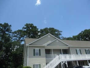 Building Photo - 100 Lazy Willow Ln