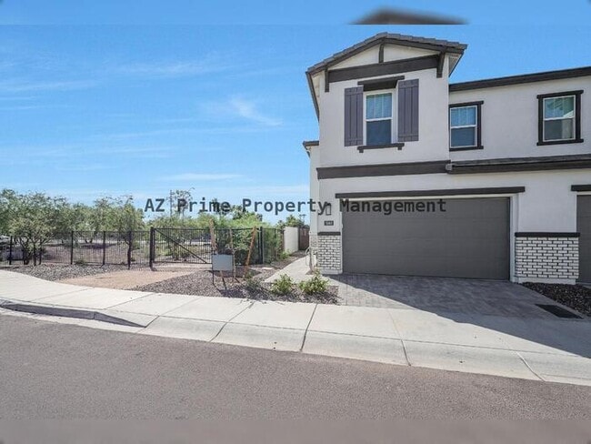 Building Photo - 5061 E Woodridge Dr