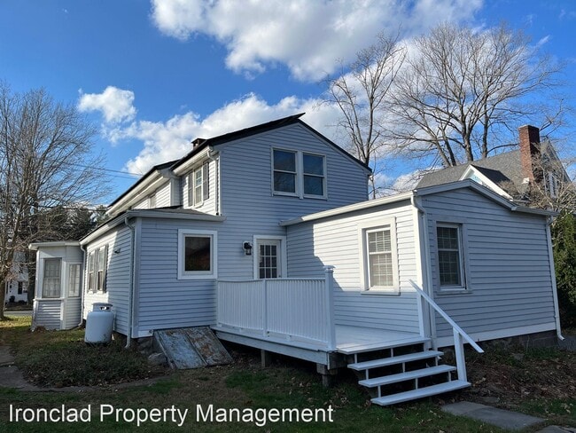 Building Photo - 3 br, 2.5 bath House - 267 Main St