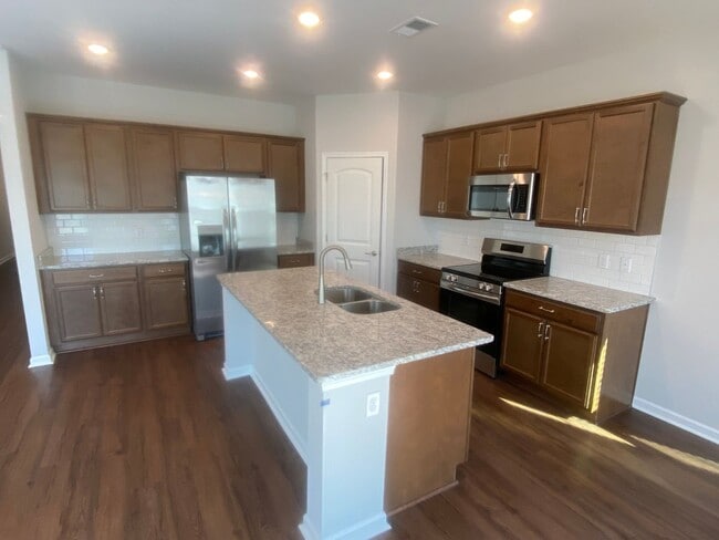 Building Photo - Brand New Home!! Available Now!