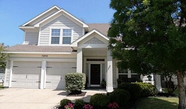 Building Photo - 9840 Meadow Rue Dr