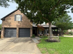 Building Photo - 3800 Vicksberry Trail