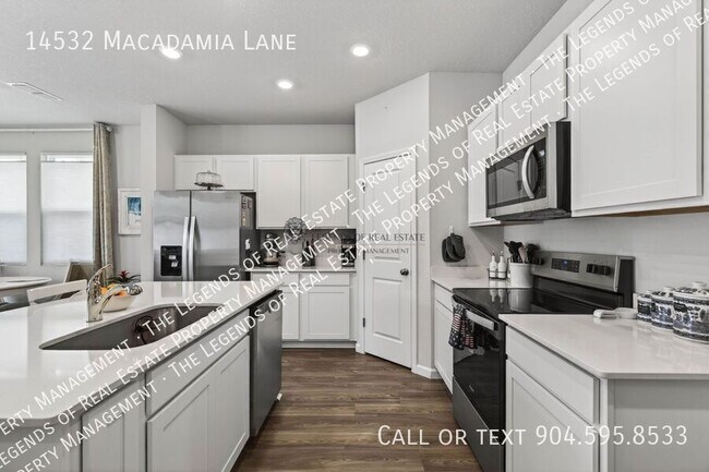 Foto del edificio - 14532 Macadamia Ln
