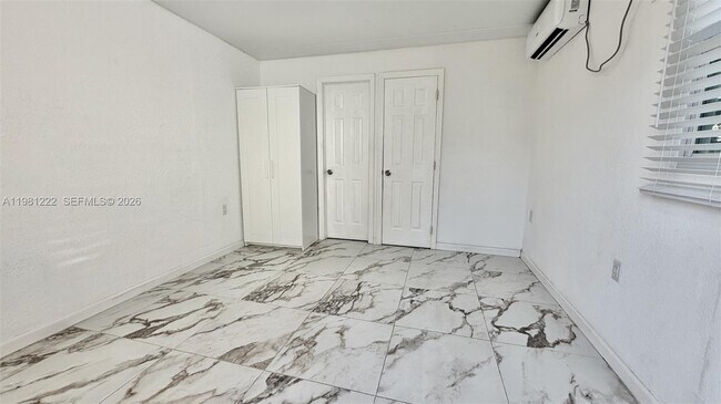 Foto del edificio - 12435 SW 42nd St