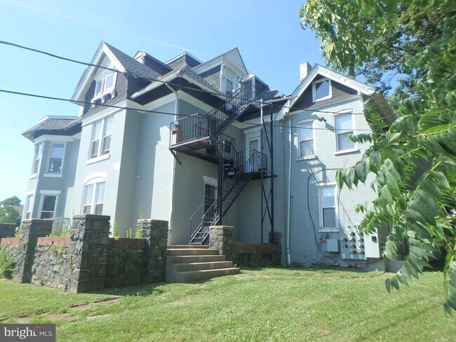 Building Photo - 500 N Rodney St