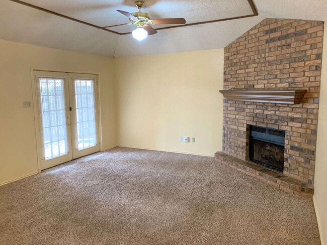 Foto del edificio - 2 Bedroom, 1 Bathroom Duplex