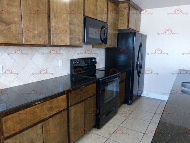 Building Photo - Coming Soon!! Spacious 2 bedroom 2.5 bath ...