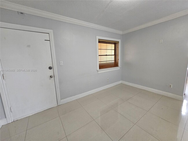 Building Photo - 47 NW 47th Ave