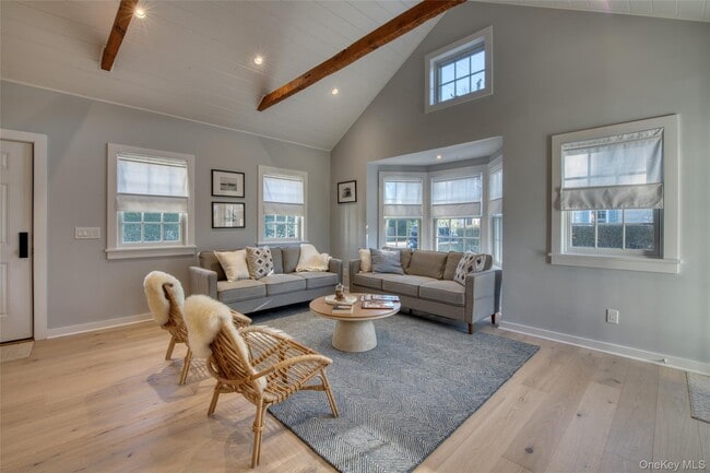 Foto del edificio - 130 Village Ln