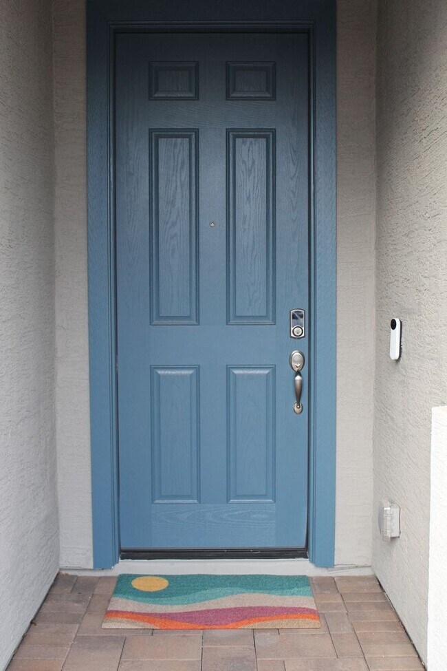Building Photo - Military Jets Fly Over this 4BR House in Litchfield Park