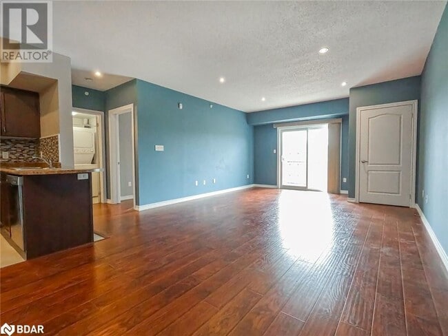 Building Photo - 39 Ferndale Dr S