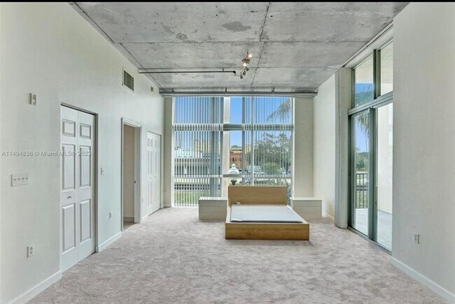 Foto del edificio - 2100 Van Buren St