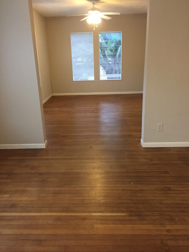 Foto principal - 507 W Gray St