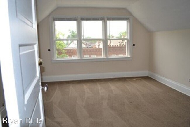 Building Photo - 5 br, 1 bath House - 318 E 20th