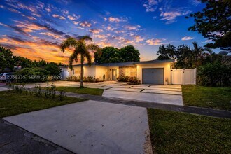 Building Photo - 4930 NW 17th St