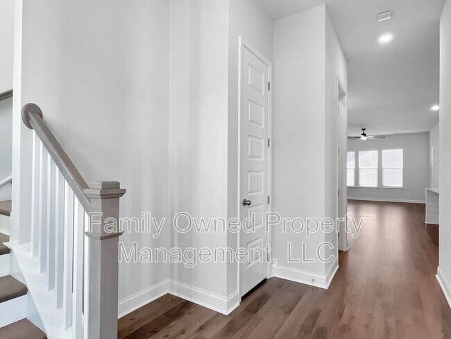 Foto del edificio - 420 W Respite Ln