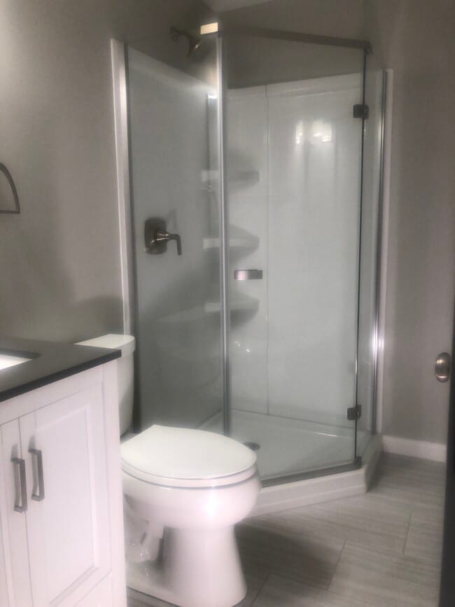 Full bath - 7946 Brightmeadow Ct