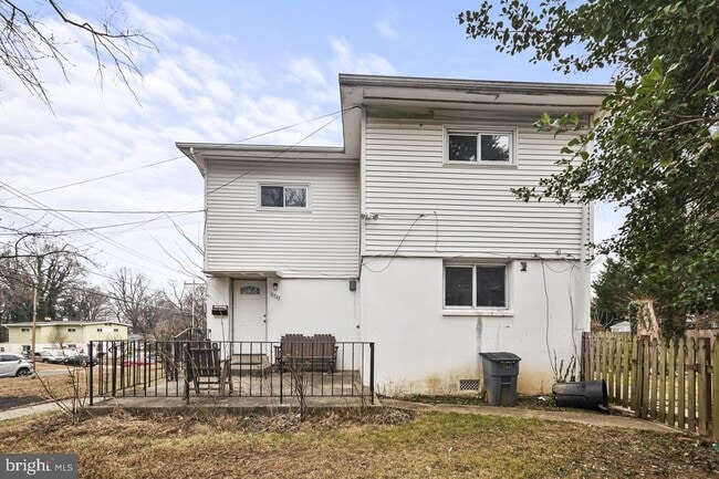 Foto del edificio - 10725 Maple St