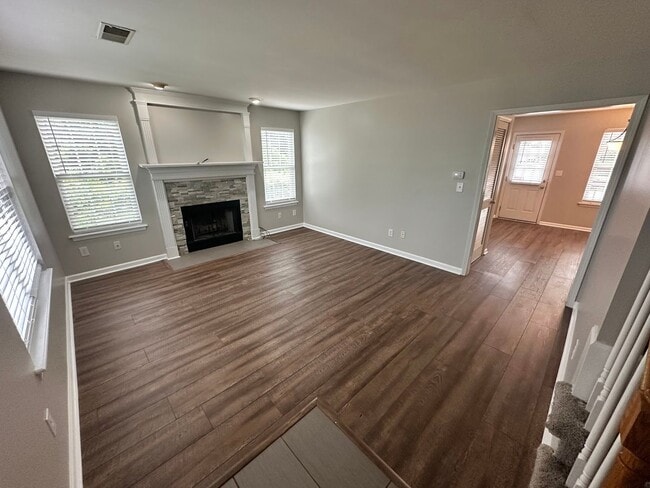 Photo - Lovely 2-Bedroom, 1.5-Bath Townhome in a Desirable Hamburg Location!