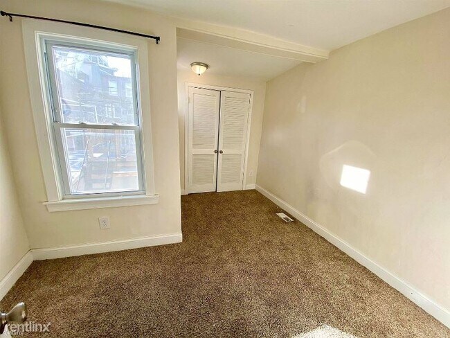 Building Photo - 2 br, 1 bath Townhome - 397 Masten Ave