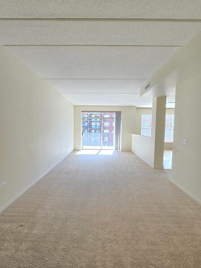 Foto del edificio - 656 Pearson St