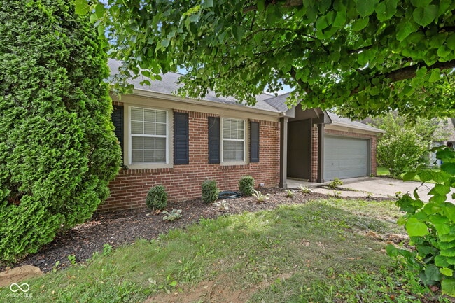 Building Photo - 6815 Cherry Laurel Ln