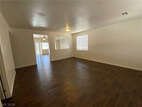 Building Photo - 5819 Badlands Ln