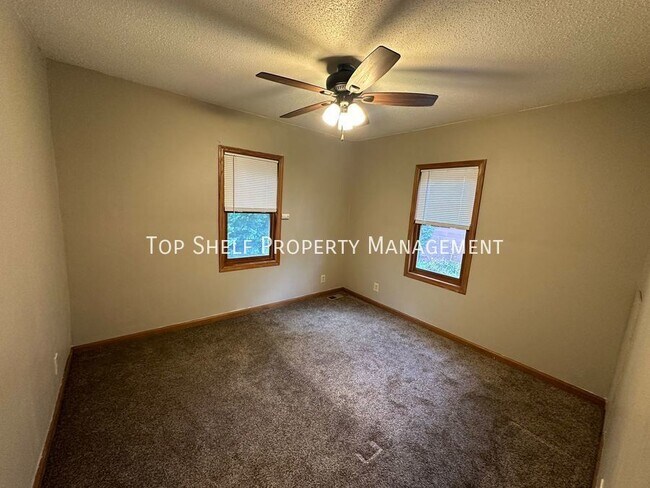 Building Photo - 2116 Chautauqua Pkwy