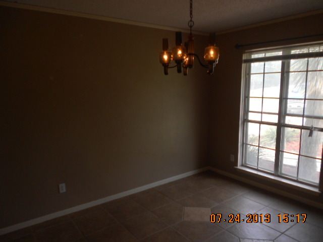 Building Photo - 1710 Comanche Dr