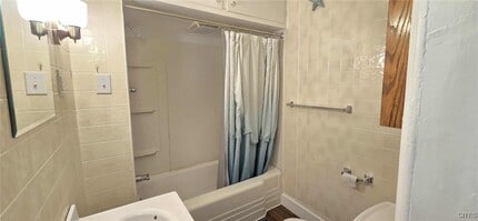 Building Photo - 17 Frank St