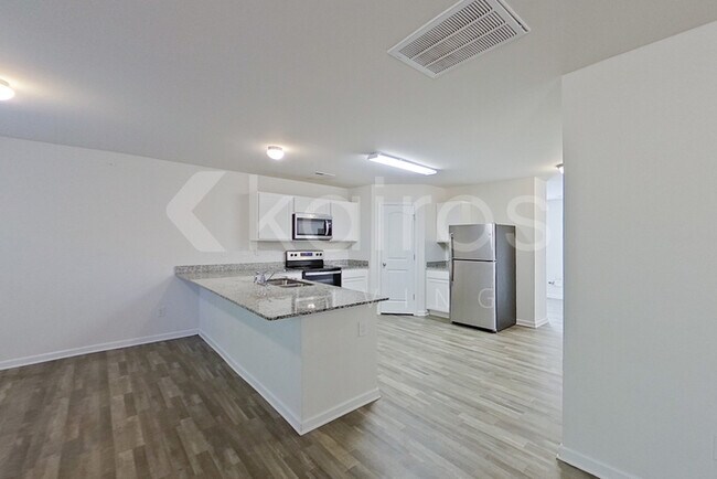 Foto del edificio - 2051 Country Pl