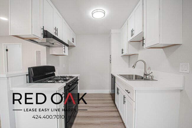 Foto del edificio - 821 N Wilcox Ave