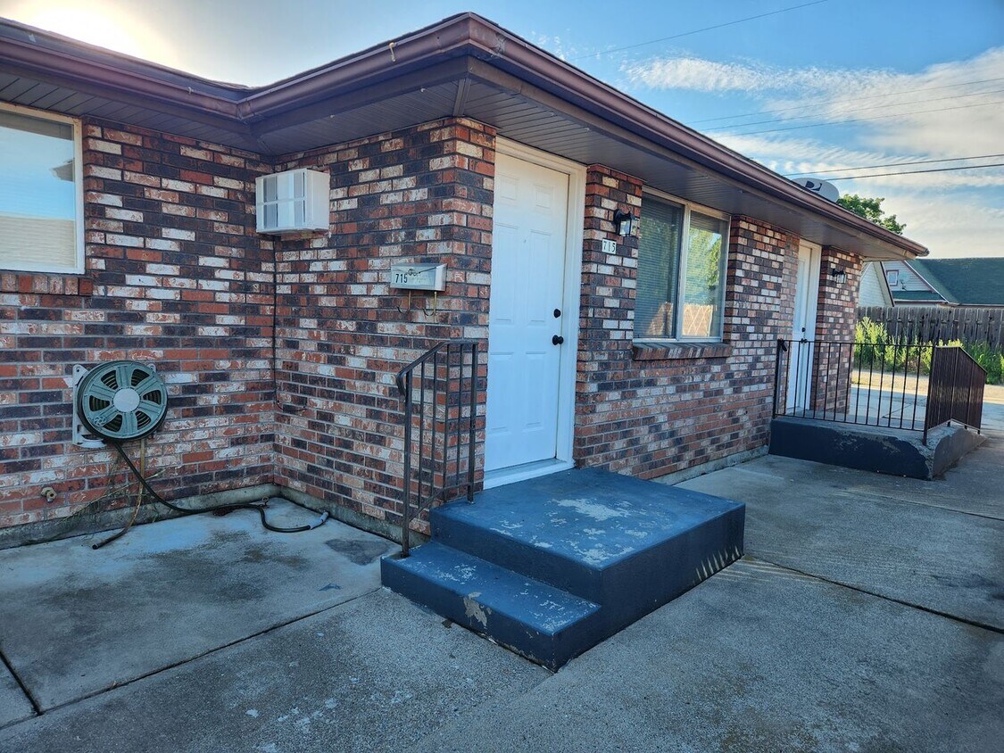 Foto principal - Cute 2 Bedroom 1 Bathroom Near Northtown Mall