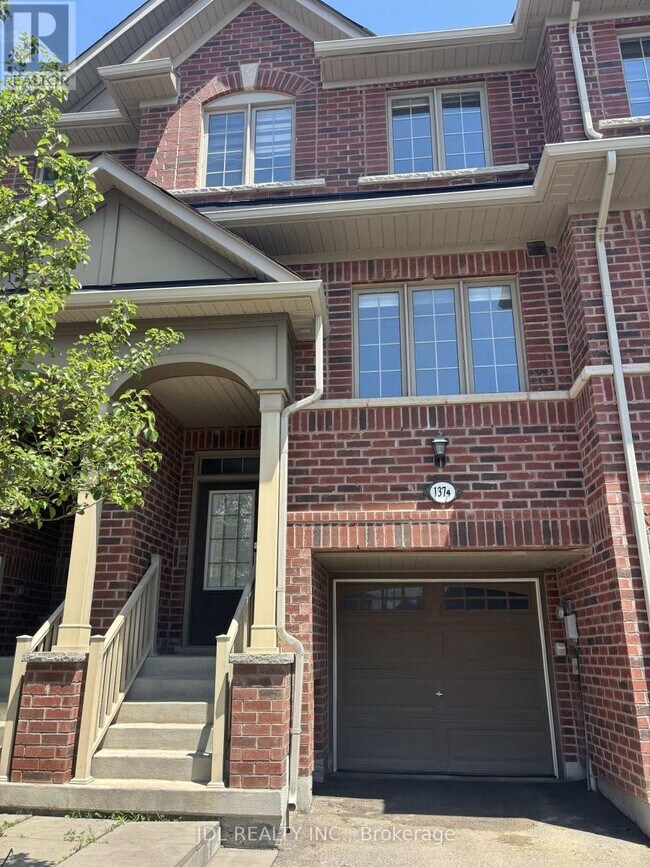 Building Photo - 1374 Granrock Crescent