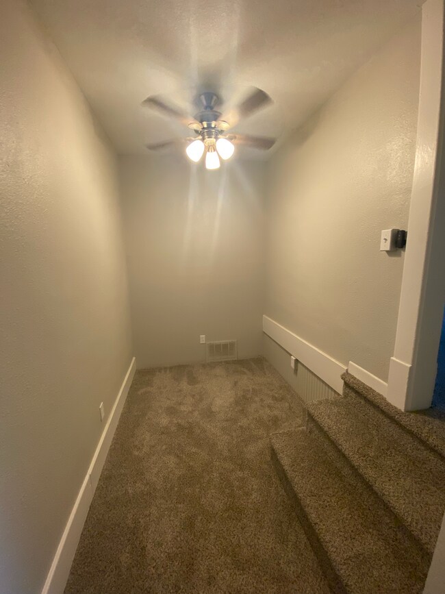 Segunda sala de estar - 1125 Manitou Ave