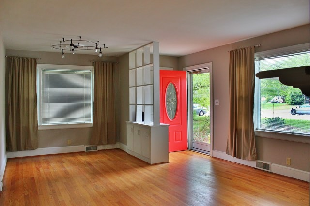 Photo - 3 bedroom home with basement near Downtown...