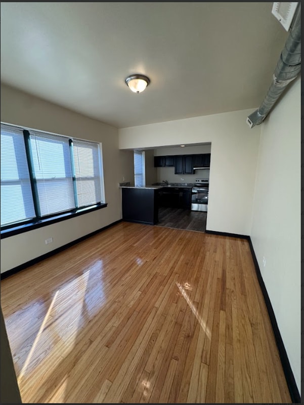 Building Photo - 8237 S Ingleside Ave