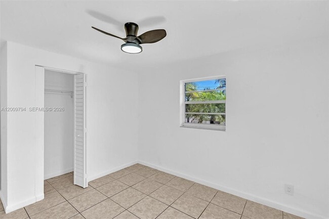 Building Photo - 4156 SW 49th Ct
