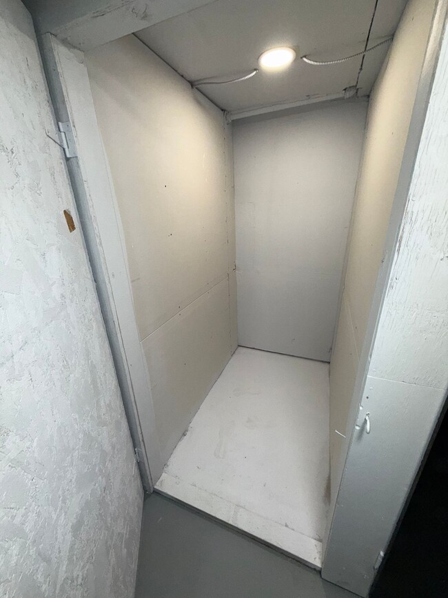 Building Photo - Belmont Flats